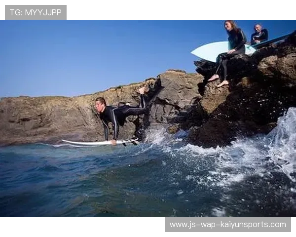 海滩冲浪训练营,感受浪花上的运动激情,海滩冲浪简笔画